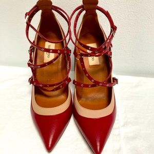 Valentino Garavani Love Latch Pump
